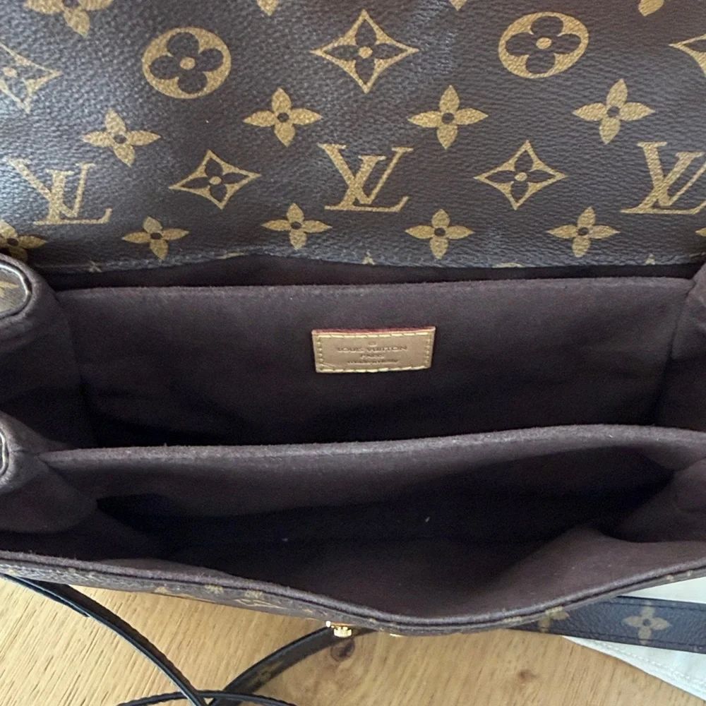 AUTHENTIC Louis Vuitton Pochette Métis MM